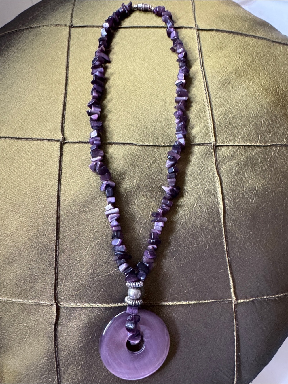 Vintage Amethyst Chip Strand & Purple Cat's Eye Glass Donut Pendant Necklace